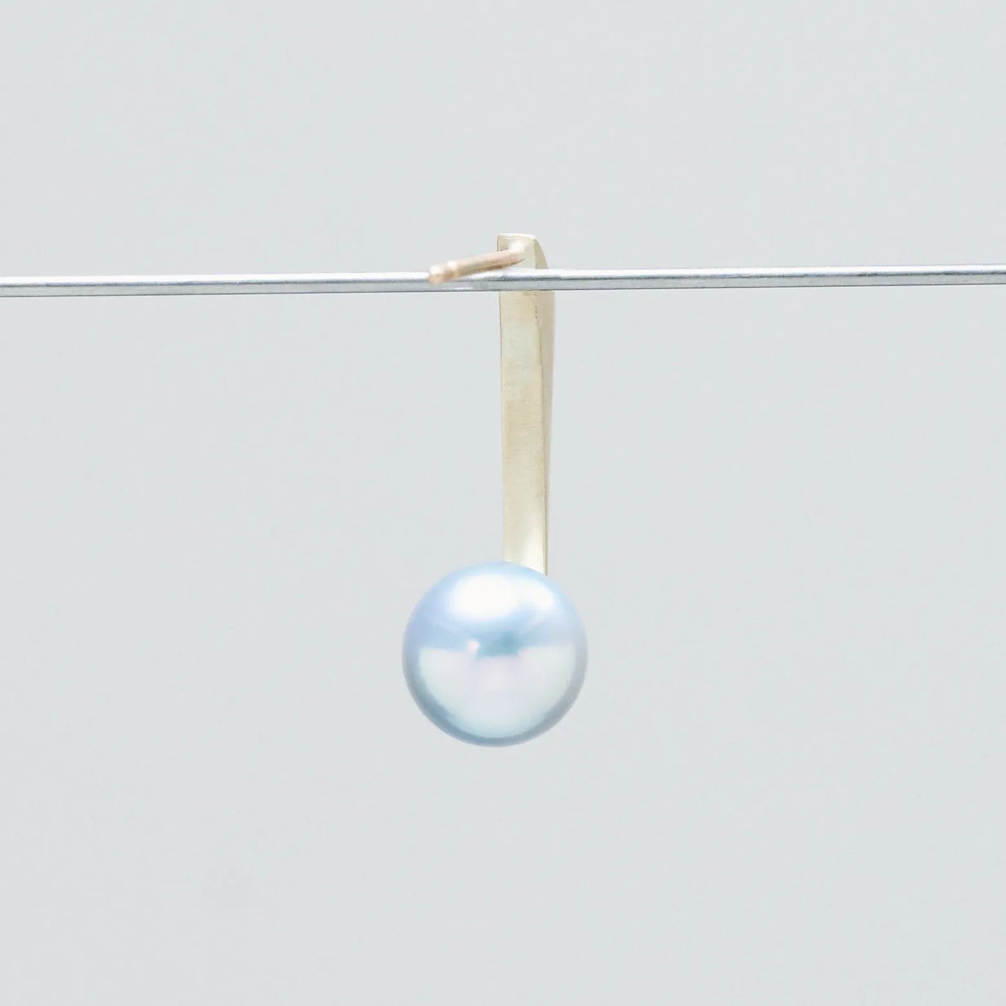 Grayish Pearl Pierce_staple