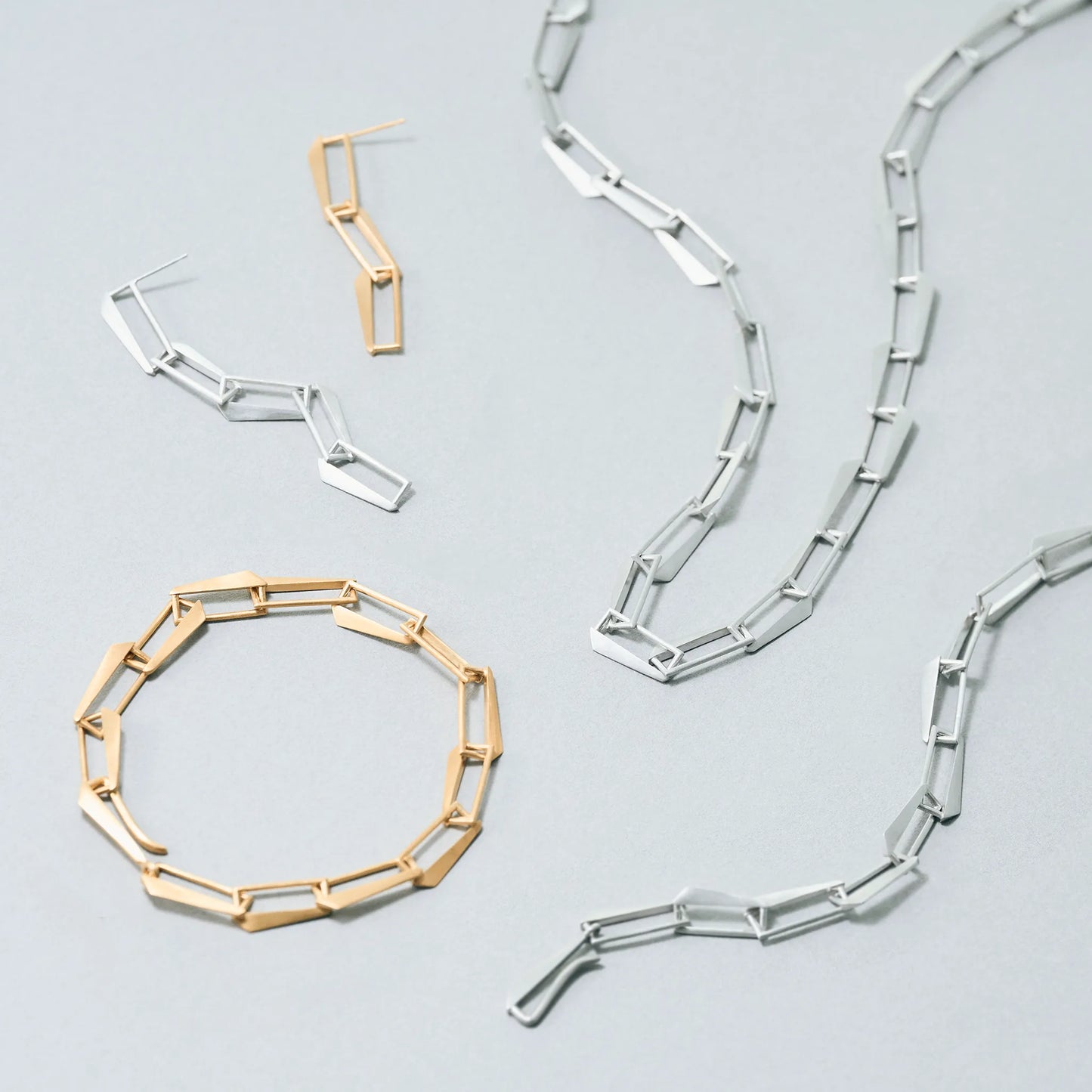 Silver Chain Bracelet_staple