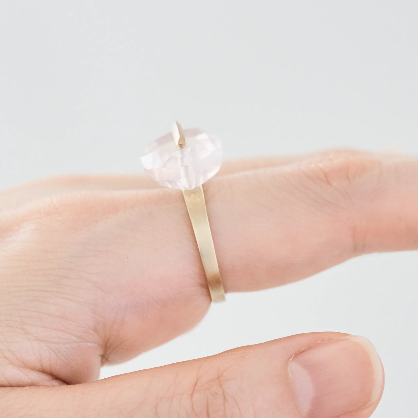 Oval Faceted Gemstone Ring_staple (Rose Quartz)