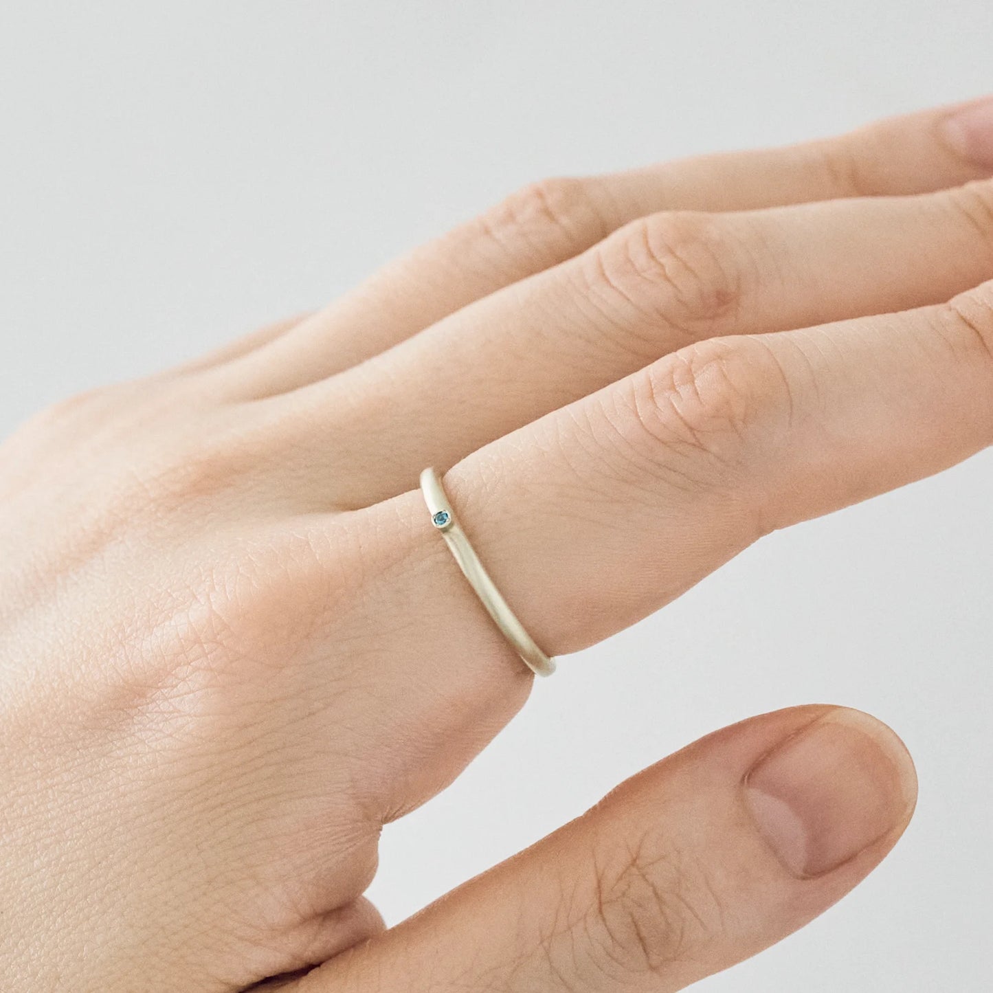 シャンパンゴールド(画像:K10)