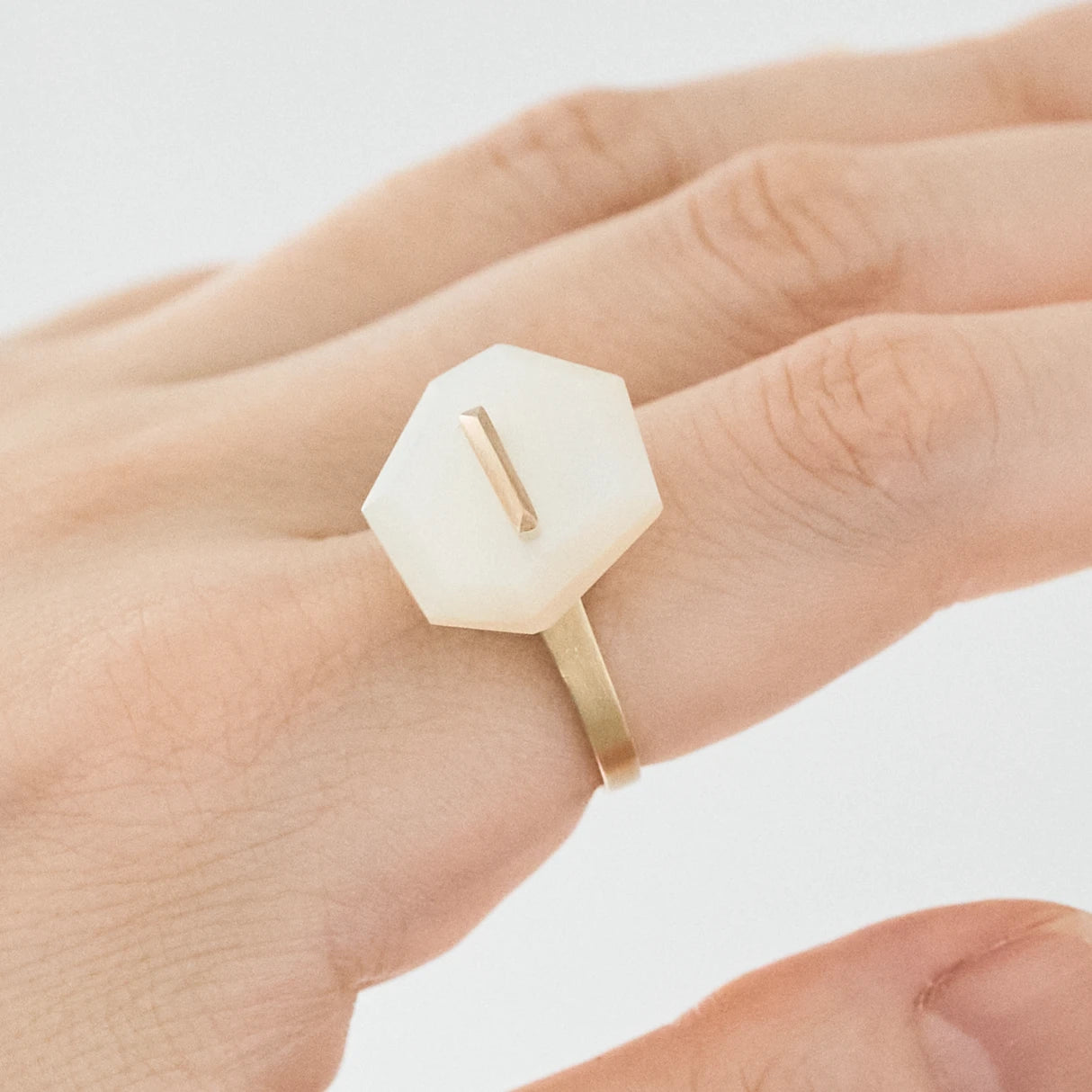 Random Faceted Gemstone Ring_staple(マザーオブパール)