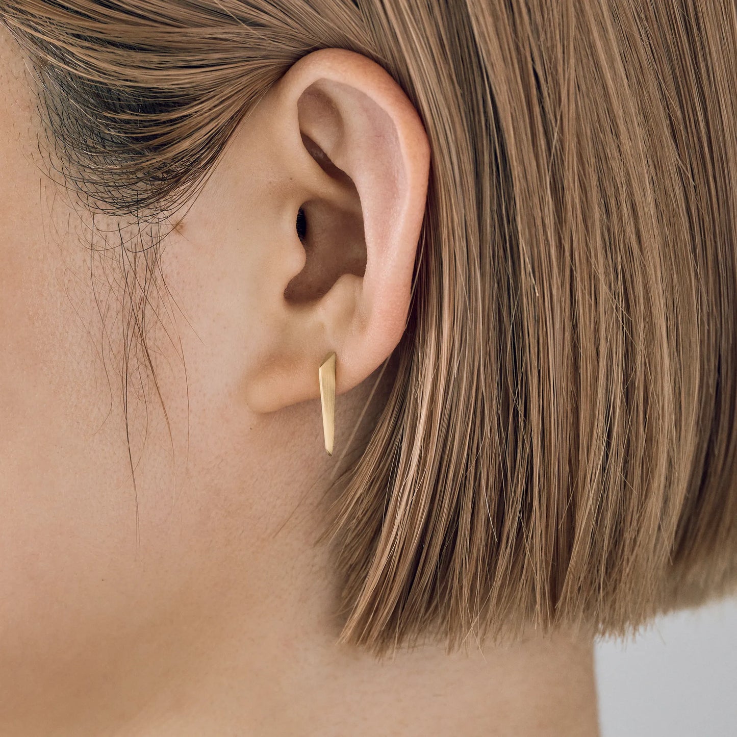 Gold Pierce_staple/short