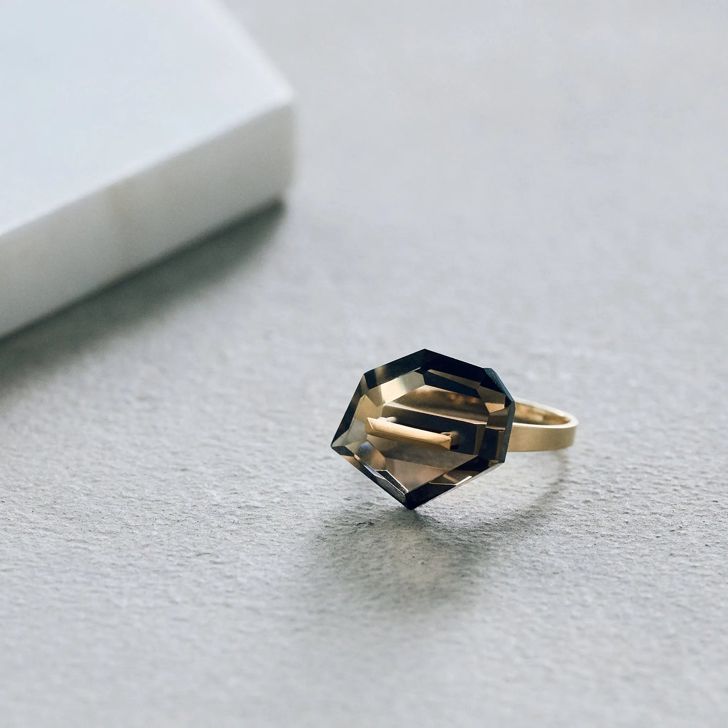 Random Faceted Stone Ring_staple(バイカラースモーキークオーツ)