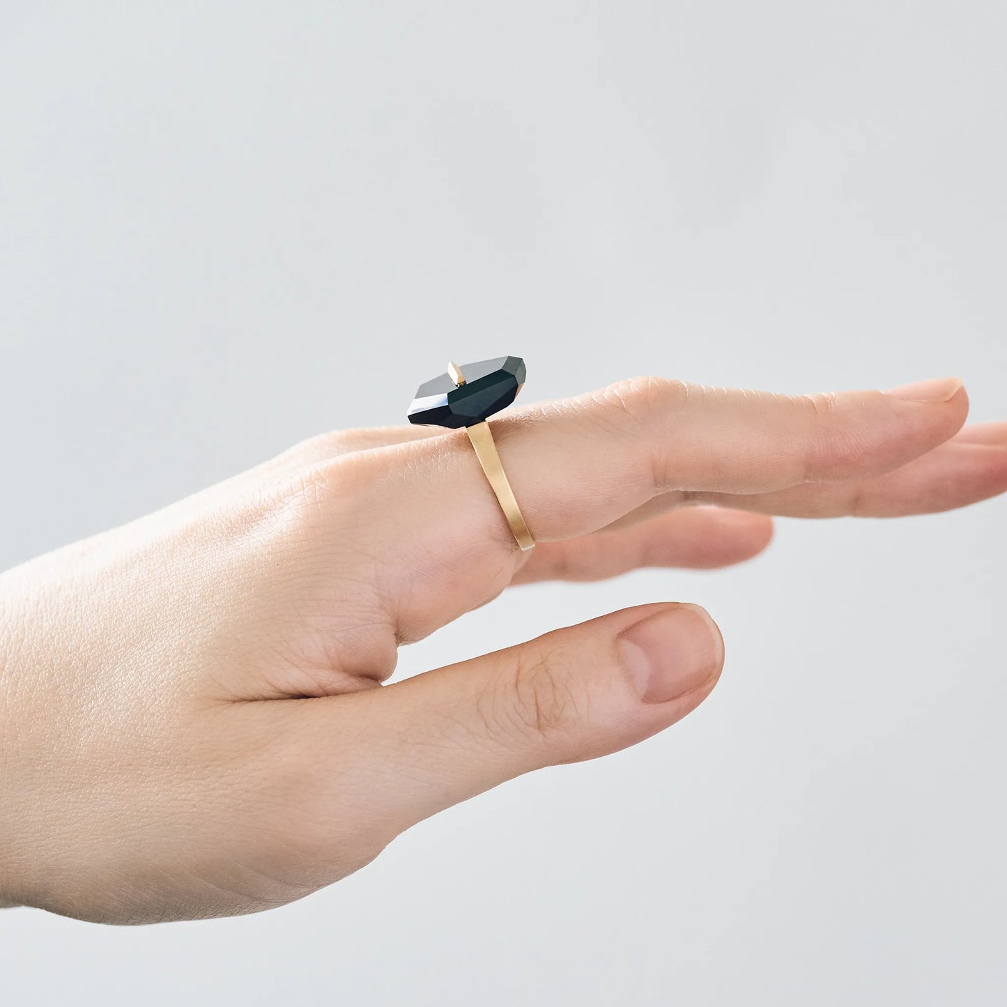 Random Faceted Stone Ring_staple (Bicolor Smoky Quartz)