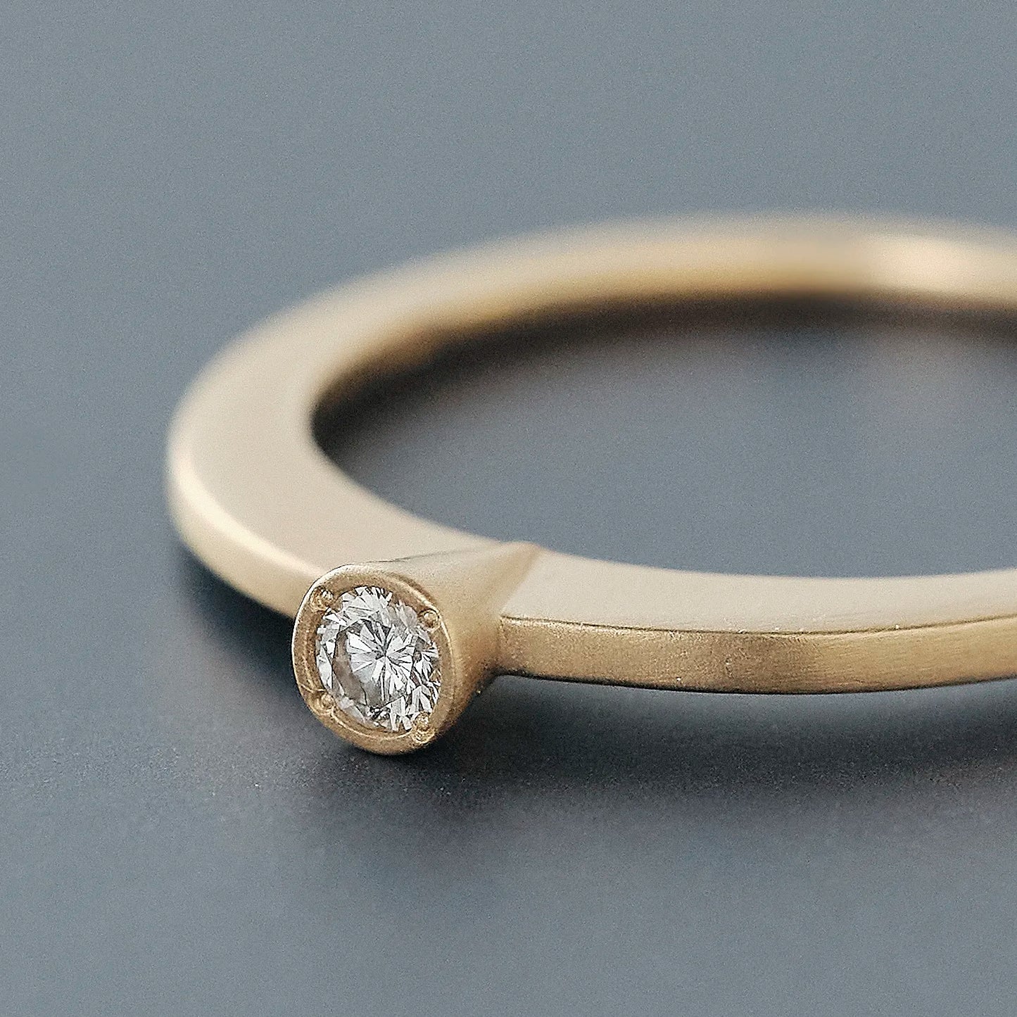 White Diamond Ring_cone