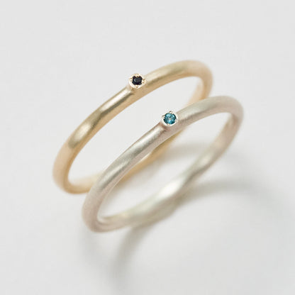 上：K18イエローゴールド　下：K18シャンパンゴールド