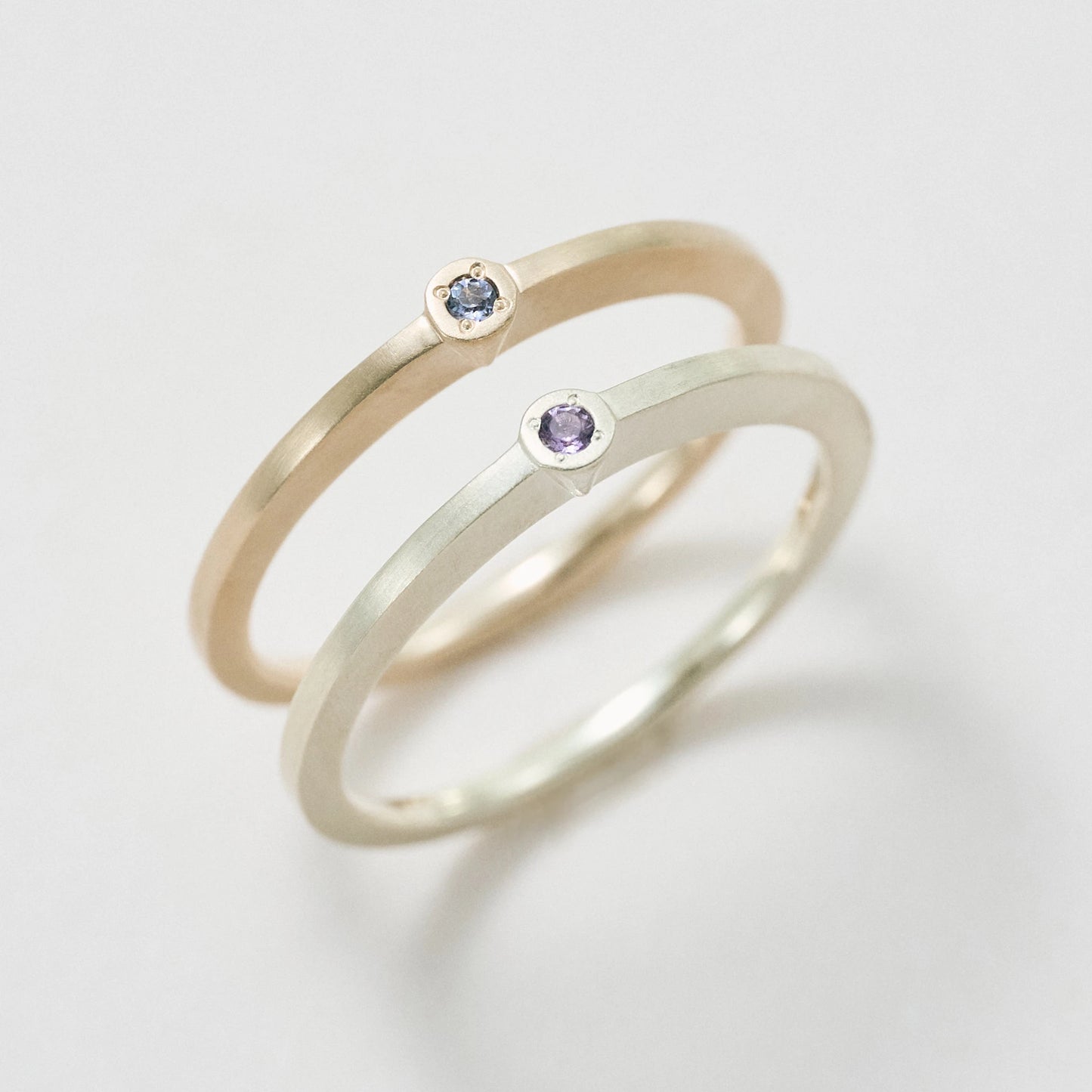 上：K10イエローゴールド　下：K10シャンパンゴールド