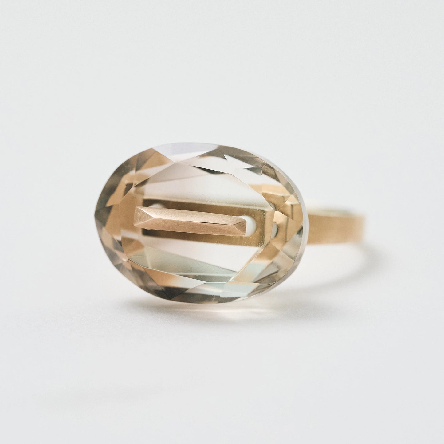 Oval Faceted Gemstone Ring_staple (Bicolor Smoky Quartz)