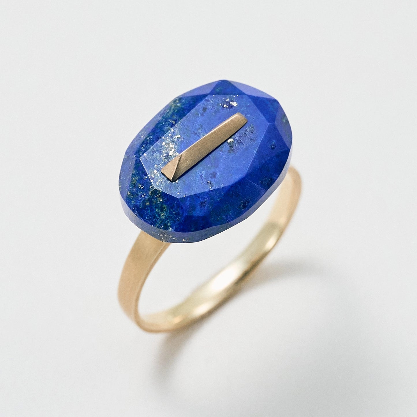 Oval Faceted Gemstone Ring_staple (Bicolor Smoky Quartz)