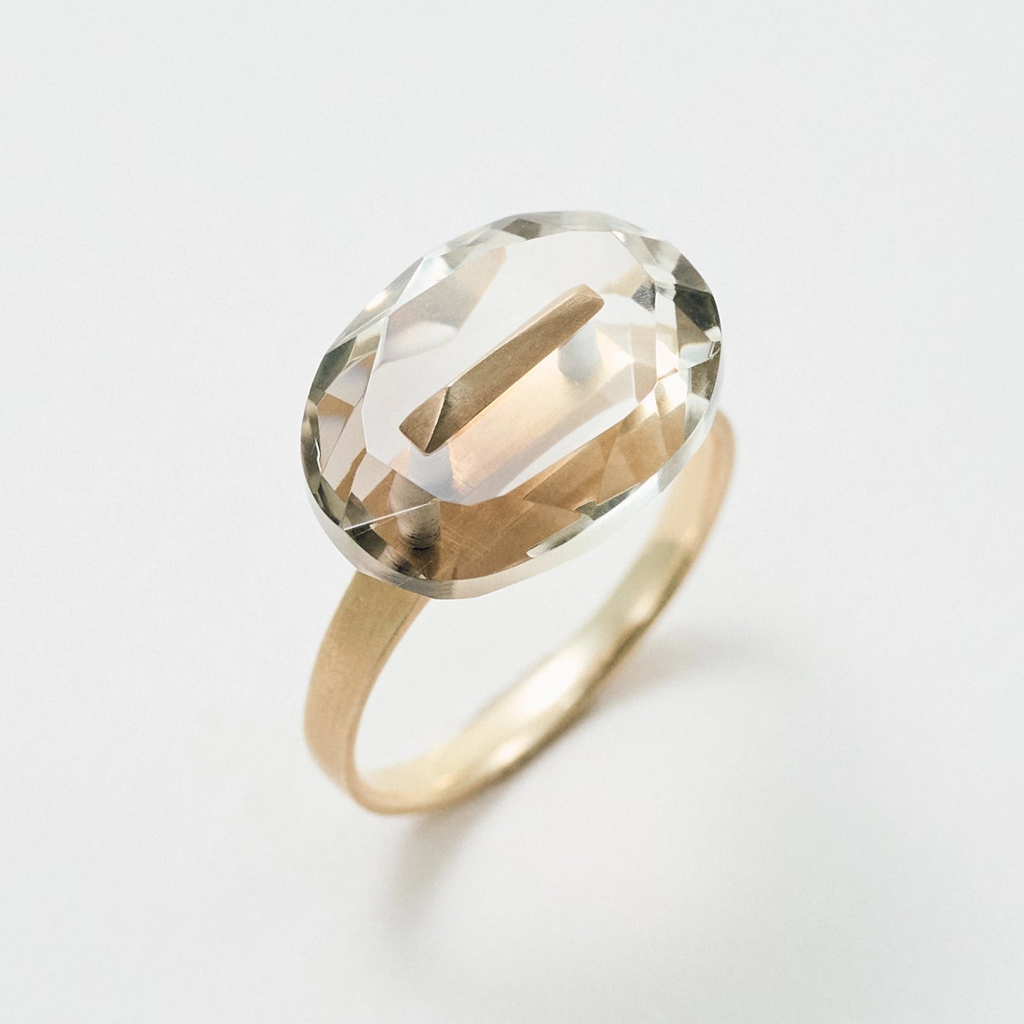 Oval Faceted Gemstone Ring_staple (Bicolor Smoky Quartz)