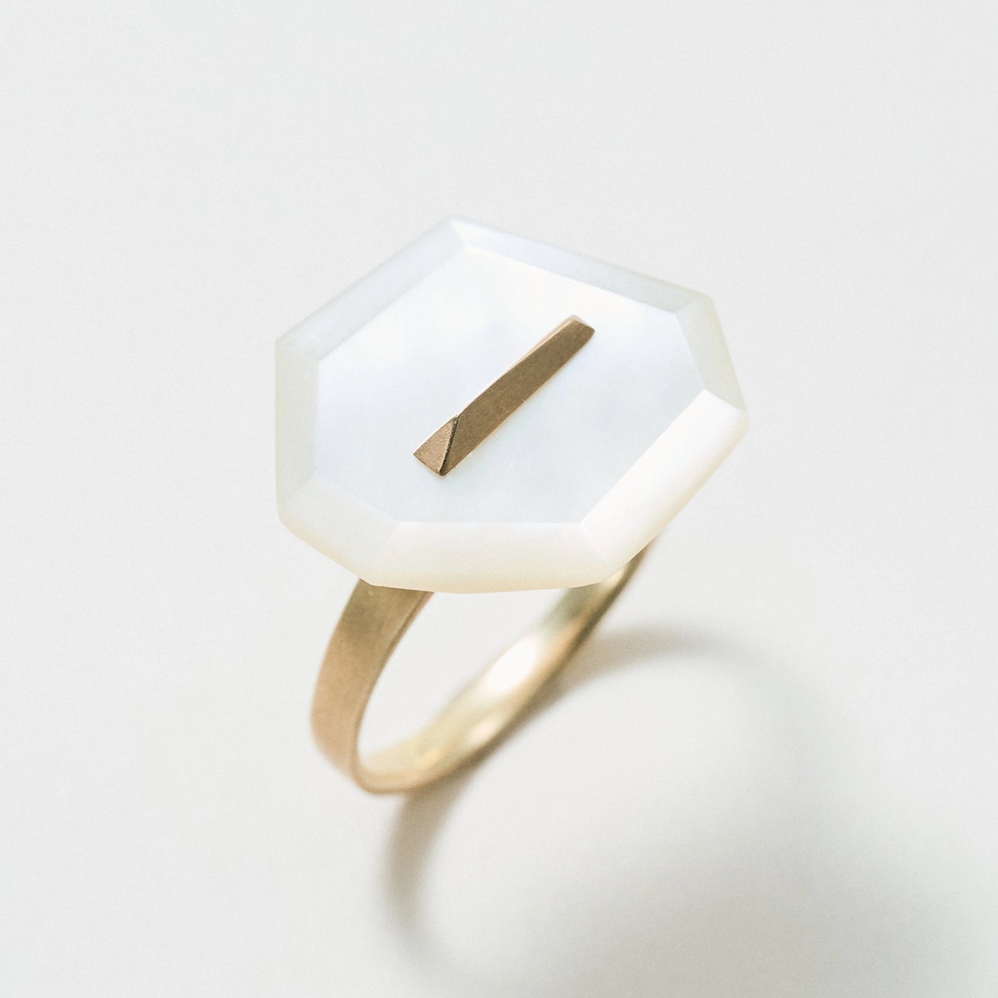 Random Faceted Gemstone Ring_staple(マザーオブパール)