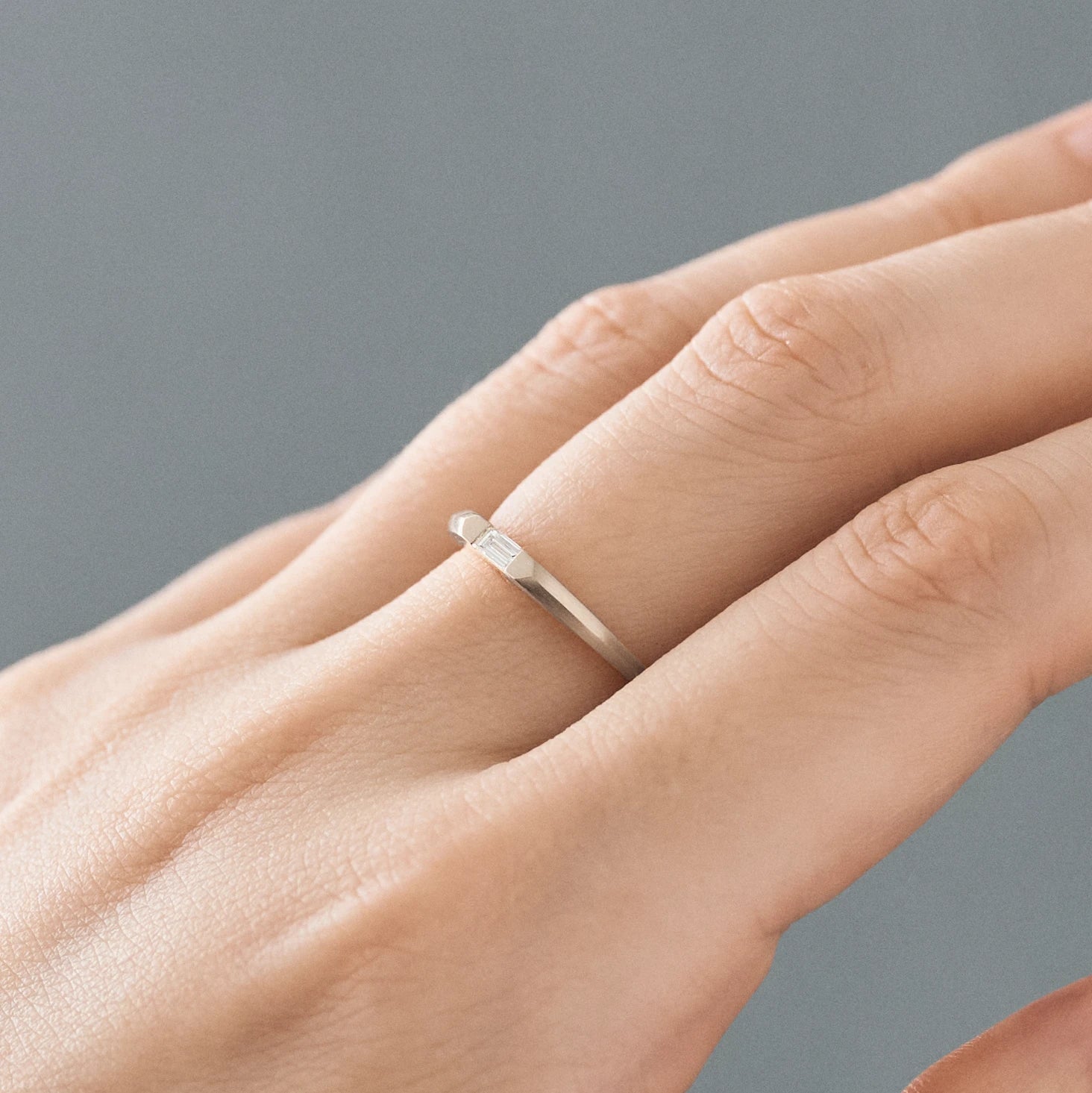 シャンパンゴールド（画像：K18）