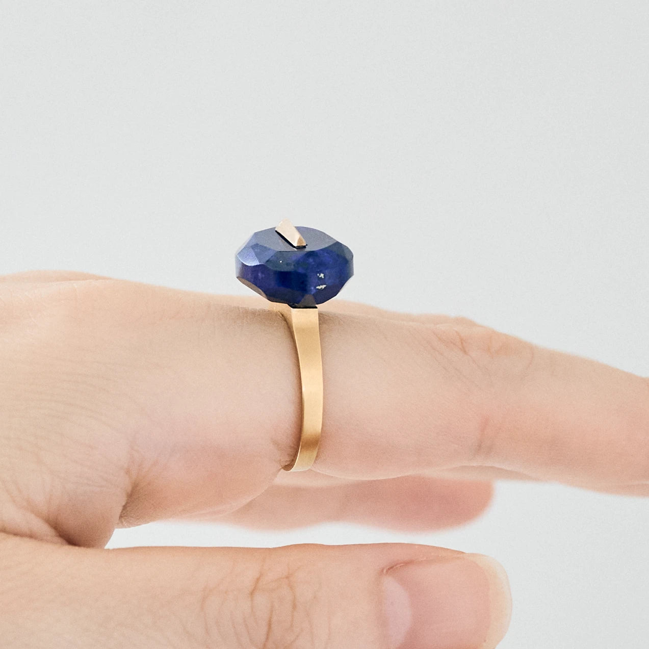 Oval Faceted Gemstone Ring_staple(ラピスラズリ)｜cobaco