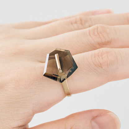 Random Faceted Gemstone Ring_staple (Bicolor Smoky Quartz)