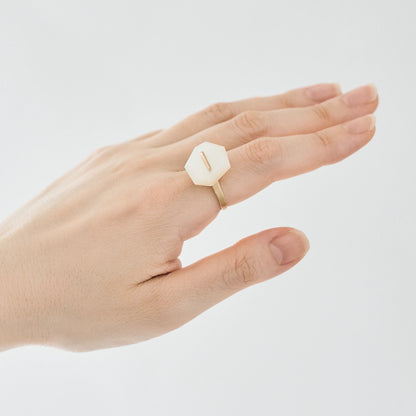 Random Faceted Gemstone Ring_staple(マザーオブパール)