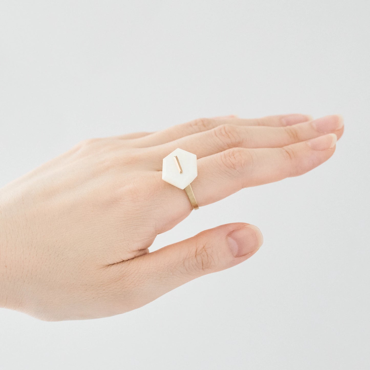 Random Faceted Gemstone Ring_staple(マザーオブパール)