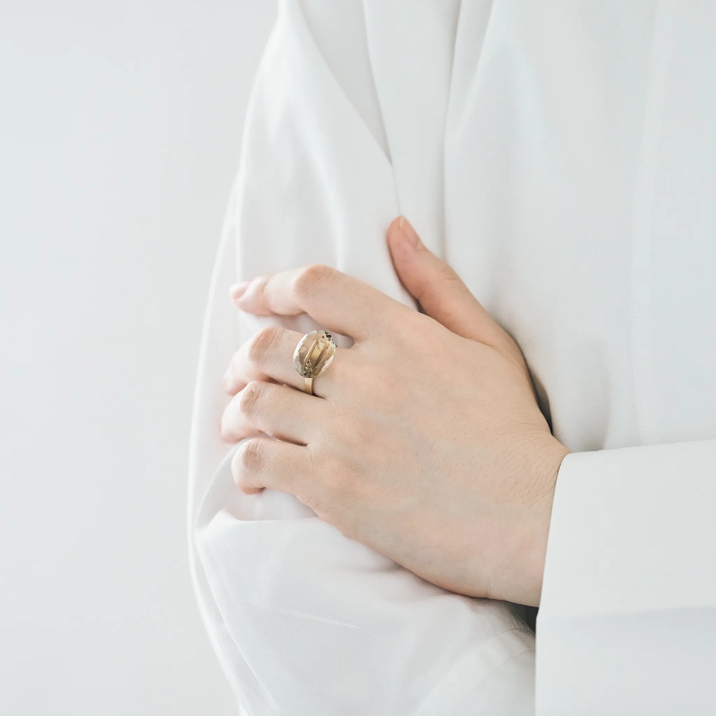 Oval Faceted Gemstone Ring_staple (Bicolor Smoky Quartz)