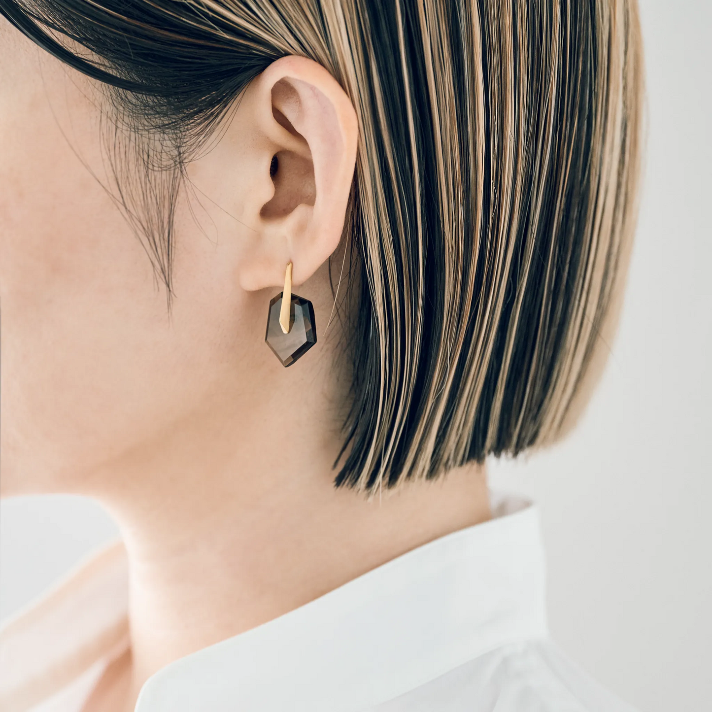 Random Faceted Gemstone Pierce_staple/short(バイカラースモーキークオーツ)