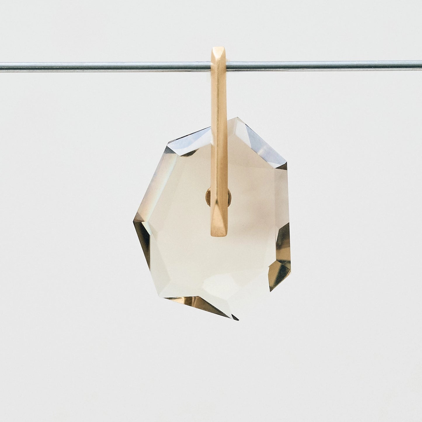 Random Faceted Gemstone Pierce_staple/short(バイカラースモーキークオーツ)