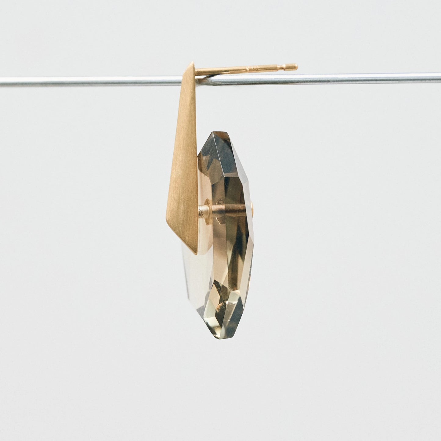 Random Faceted Gemstone Pierce_staple/short(バイカラースモーキークオーツ)