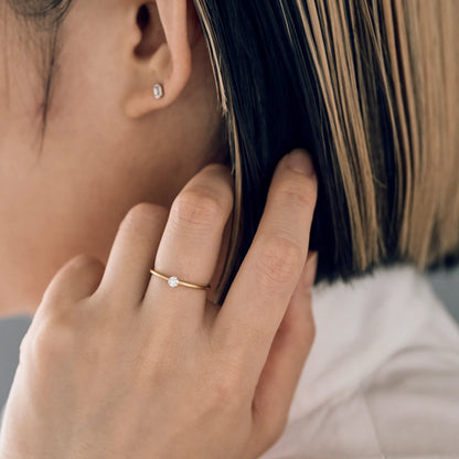 [ Styling image ] Worn with 0.10ct