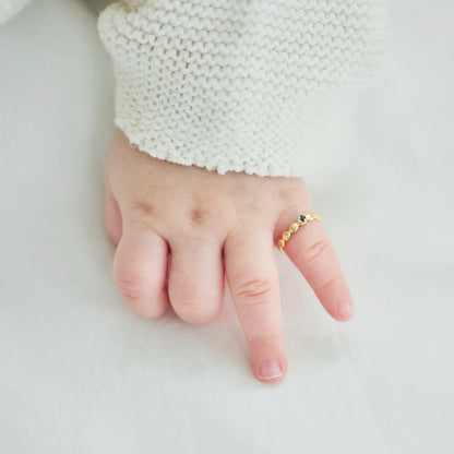 [ Ring size ] Sized to fit the average pinky of a baby around 0 to 1 year old (equivalent to sizes -8 to -9).