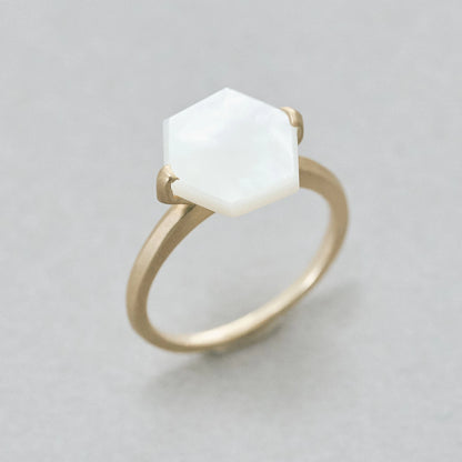 Hexagon Gemstone Ring_node (Mother of Pearl)
