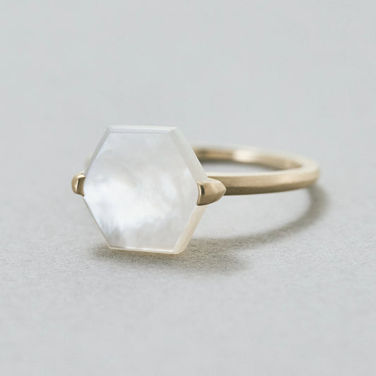 Hexagon Gemstone Ring_node (Mother of Pearl)