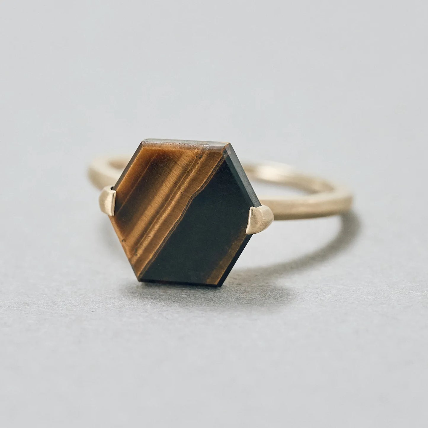 Hexagon Gemstone Ring_node(Tiger's Eye)