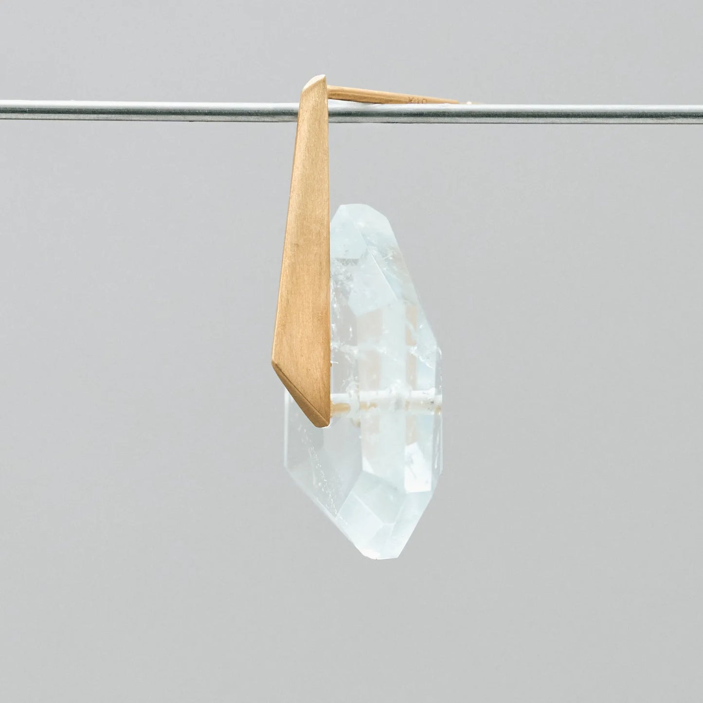 Random Faceted Gemstone Pierce_staple/short (Bicolor Smoky Quartz)