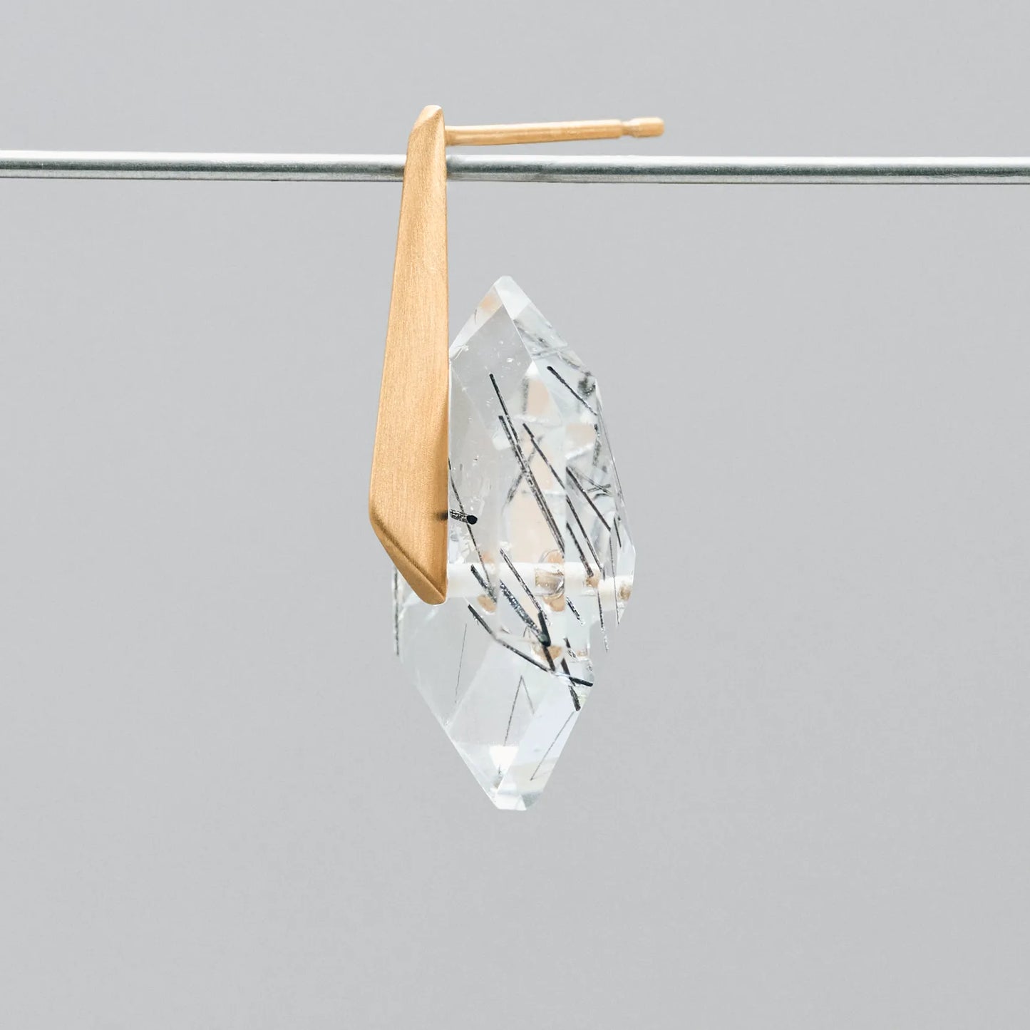 Random Faceted Gemstone Pierce_staple/short (Bicolor Smoky Quartz)