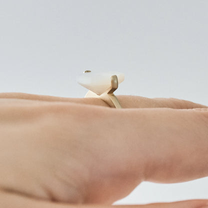 Hexagon Gemstone Ring_node (Mother of Pearl)