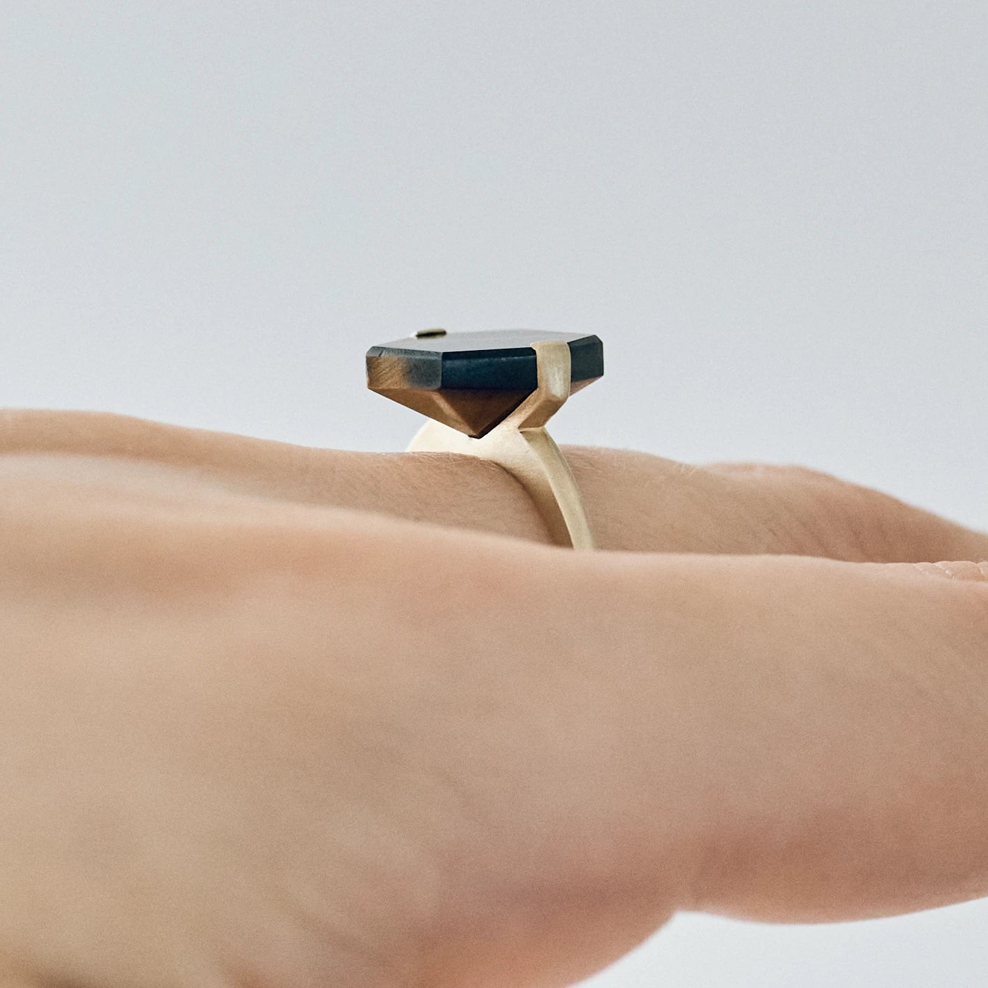 Hexagon Gemstone Ring_node(Tiger's Eye)