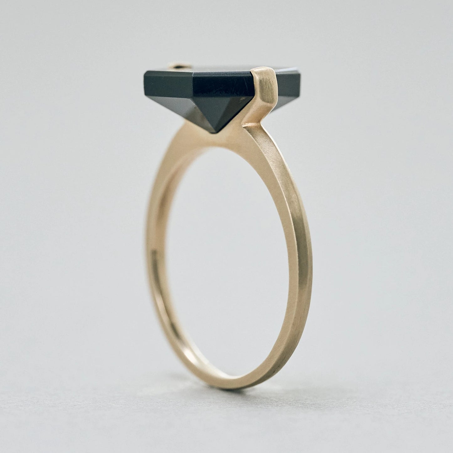 Hexagon Gemstone Ring_node(Black Onyx)
