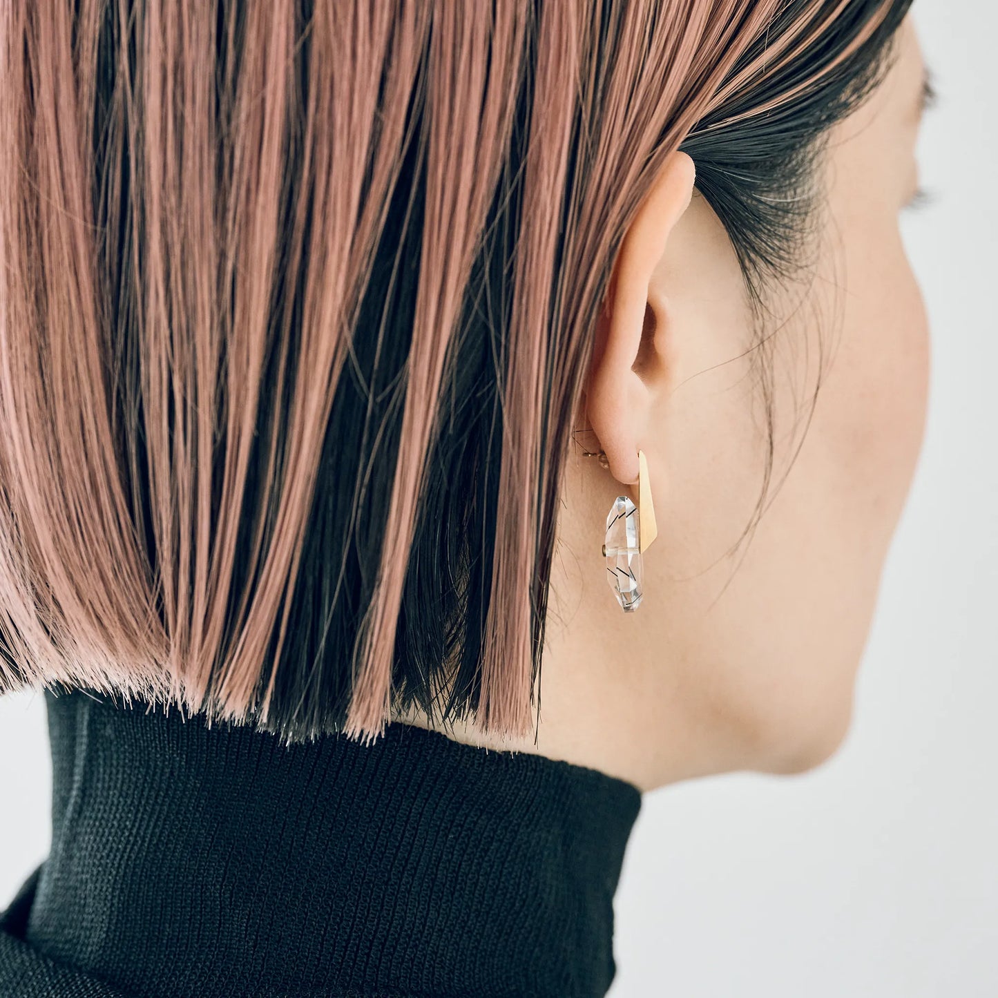 Random Faceted Gemstone Pierce_staple/short (Bicolor Smoky Quartz)