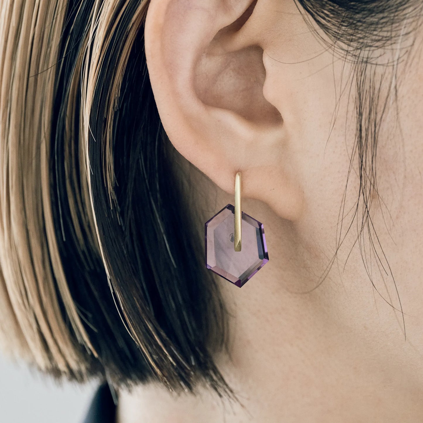 Random Faceted Gemstone Pierce_staple/short (Amethyst)