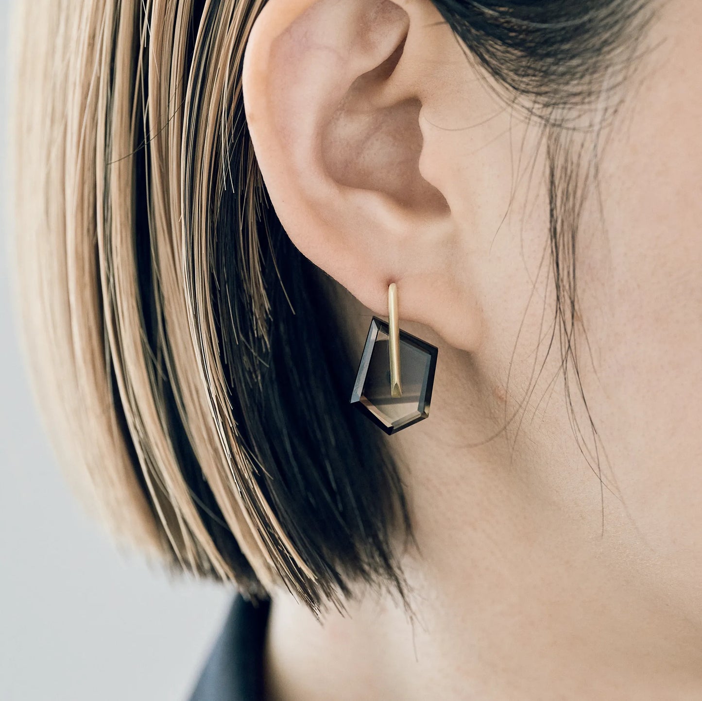 Random Faceted Gemstone Pierce_staple/short(バイカラースモーキークオーツ)