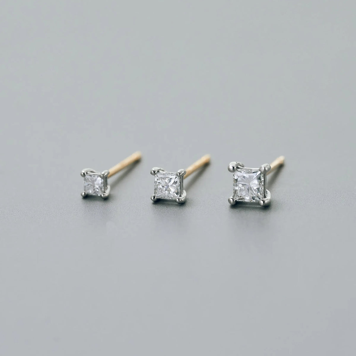 From left: 0.04ct / 0.08ct / 0.14ct