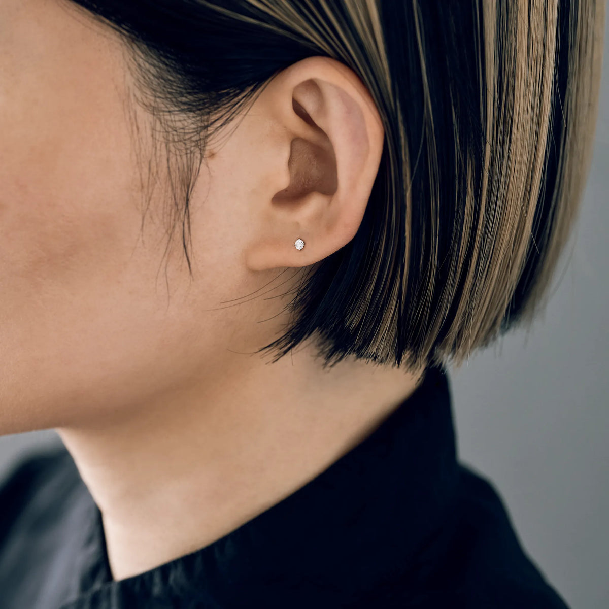 [ On-model image ] 0.06ct