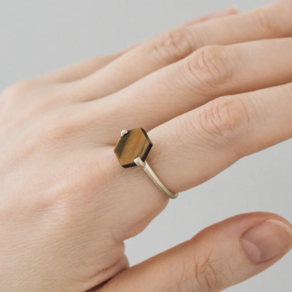 Hexagonal Gemstone Ring_node (Tiger's Eye)