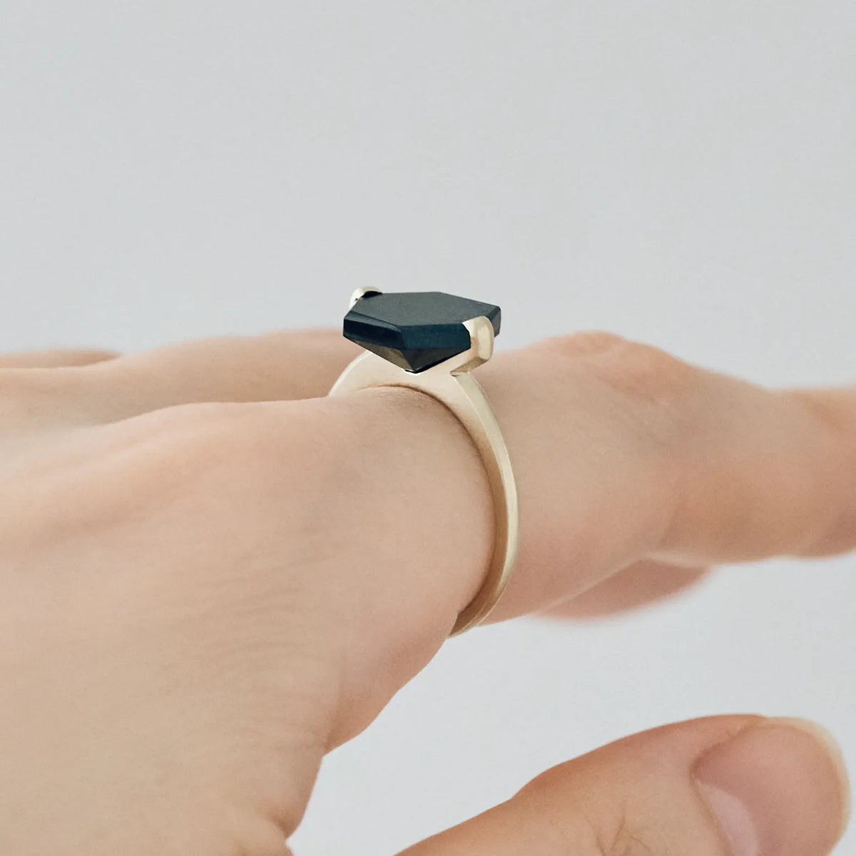 Hexagonal Gemstone Ring_node(Hawk's Eye)