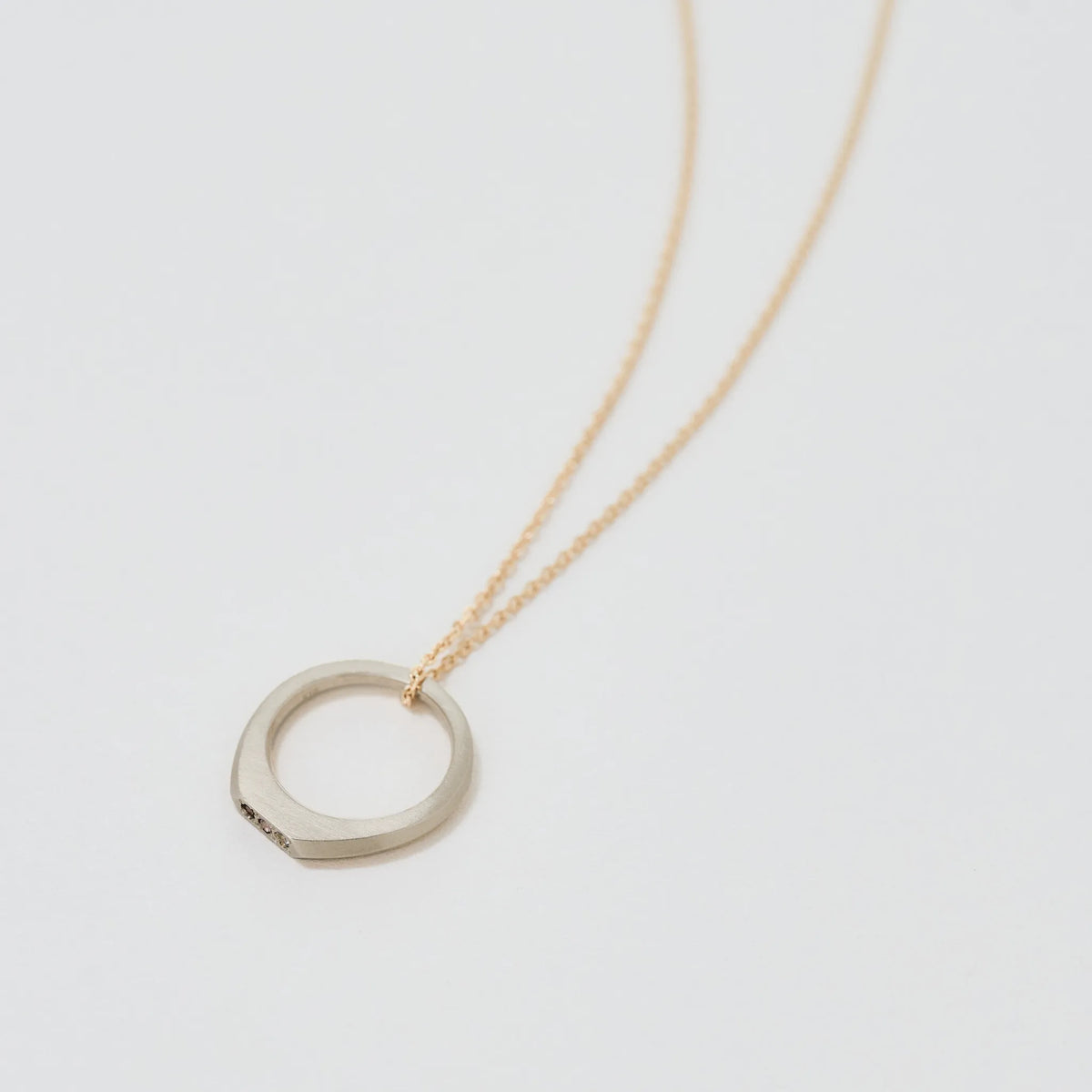 alt
[ Chain set option example ] Baby ring K18 champagne gold × chain K18 yellow gold *Chain option: K18/K10 yellow gold only