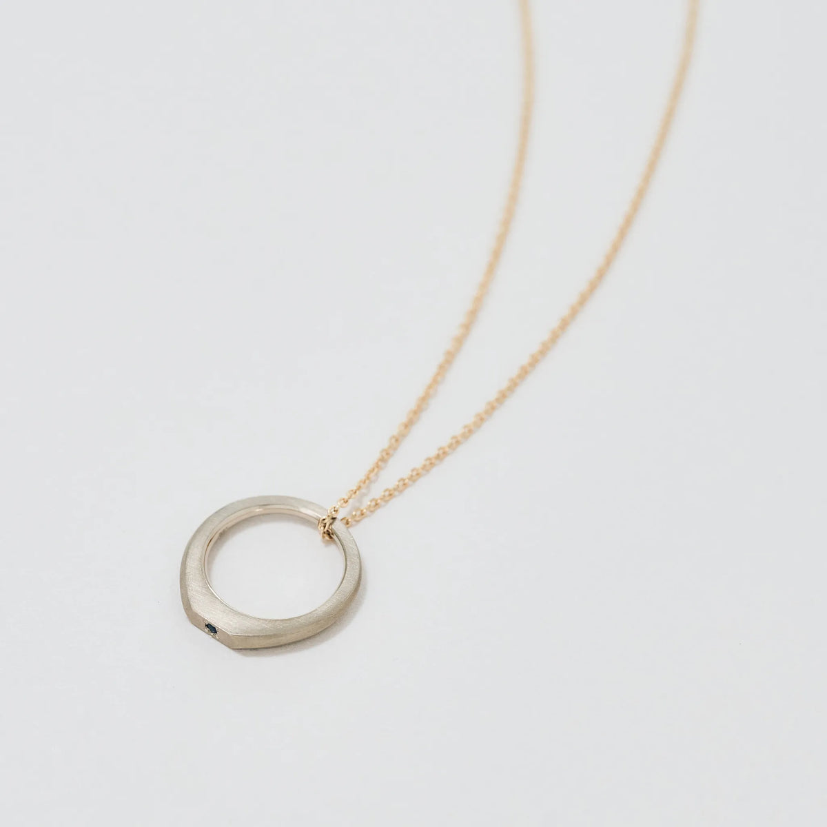 alt
[ Chain set option example ] Baby ring K18 champagne gold × chain K18 yellow gold *Chain option: K18/K10 yellow gold only