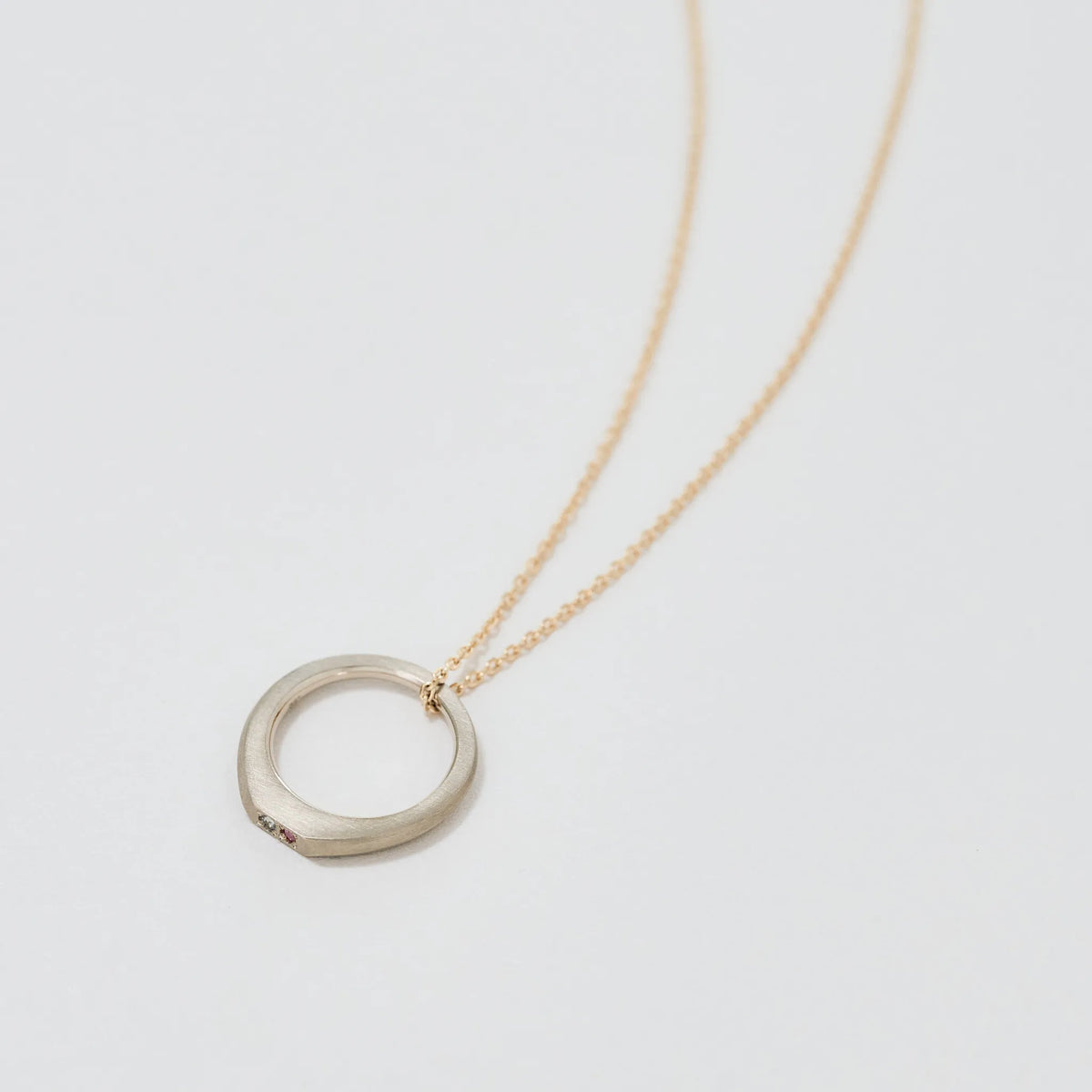alt
[ Chain set option example ] Baby ring K18 champagne gold × chain K18 yellow gold *Chain option: K18/K10 yellow gold only