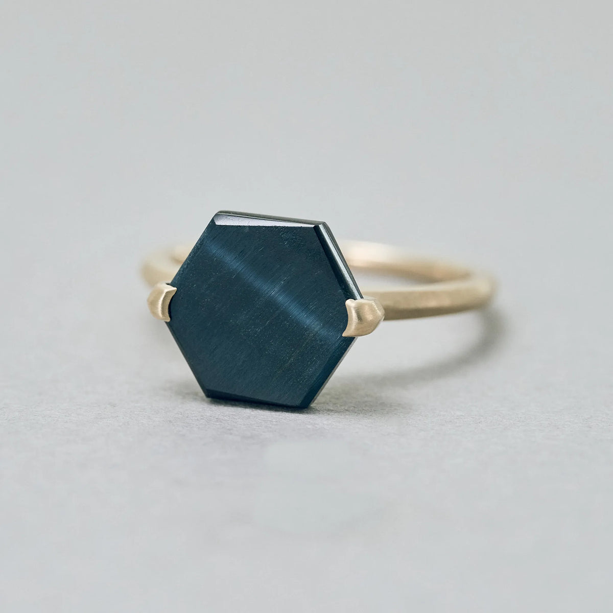 Hexagonal Gemstone Ring_node(Hawk's Eye)