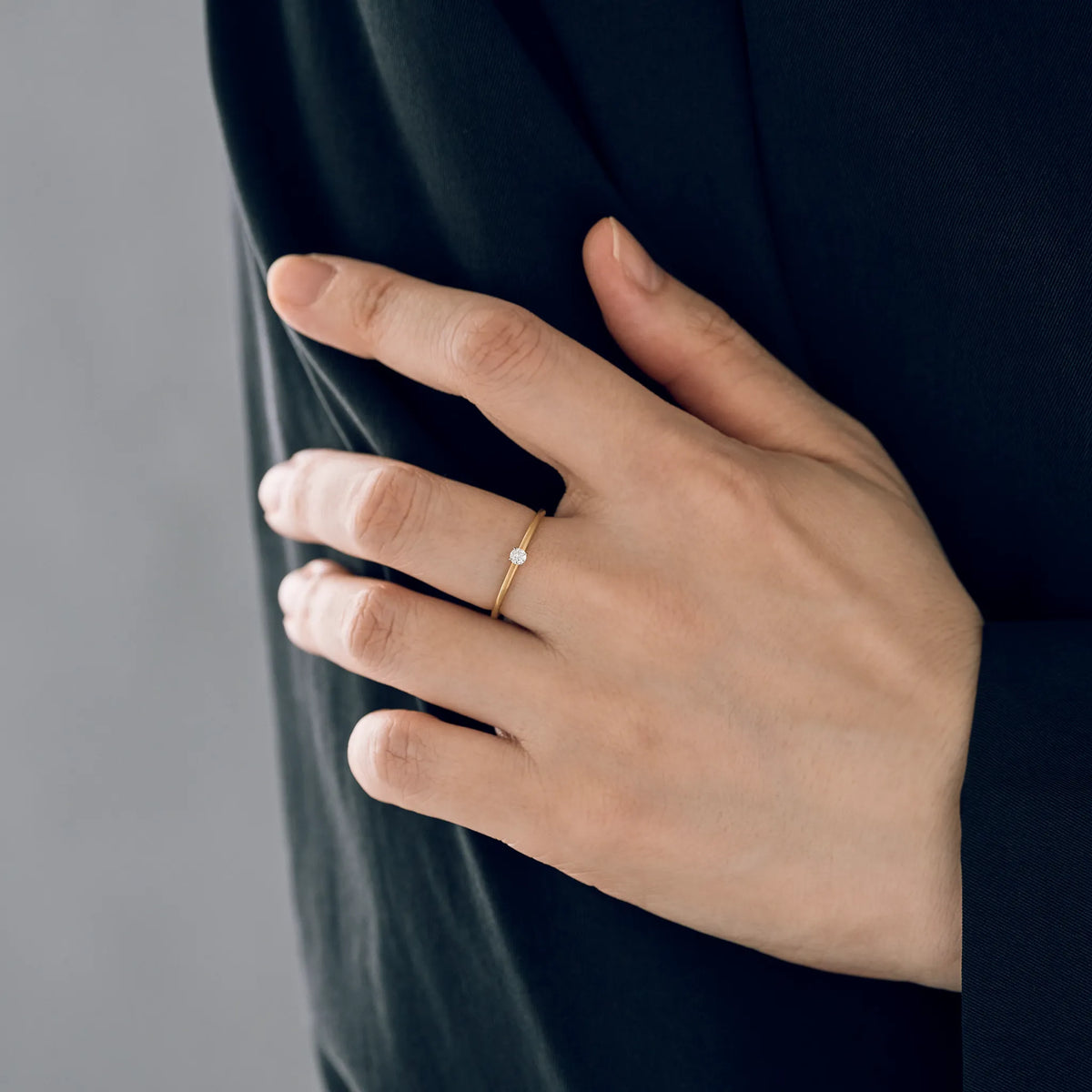 [ On-model image ] 0.06ct