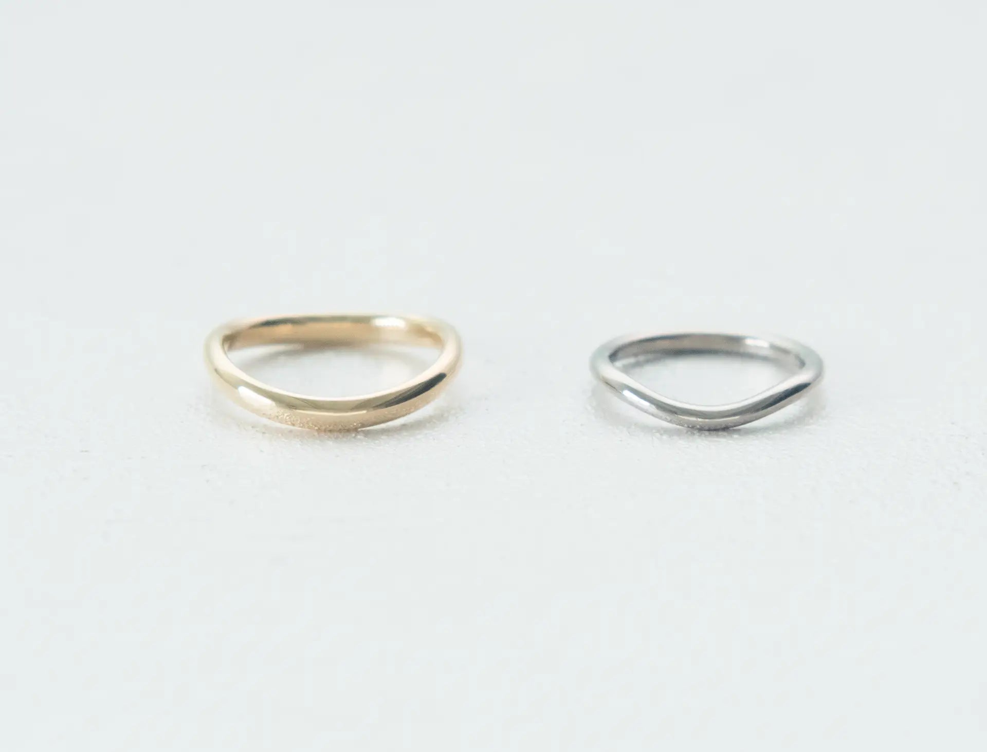 CURVE_YELLOW GOLD × CURVE_NATURAL WHITE GOLD